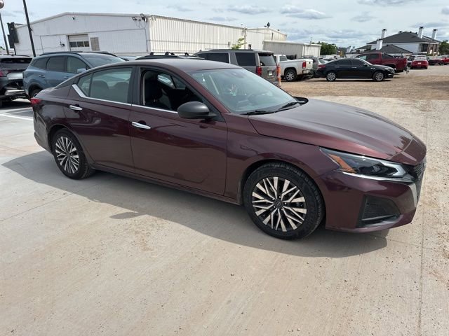 Used 2025 Nissan Altima 2.5 SV FWD image 15