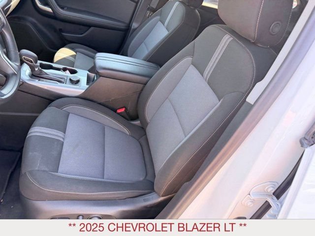 Used 2025 Chevrolet Blazer LT AWD/4WD image 16