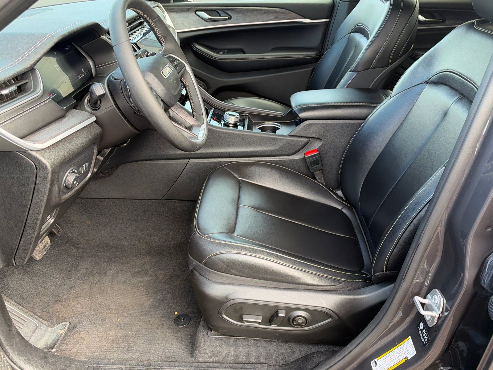 Used 2024 Jeep Grand Cherokee Limited RWD image 9