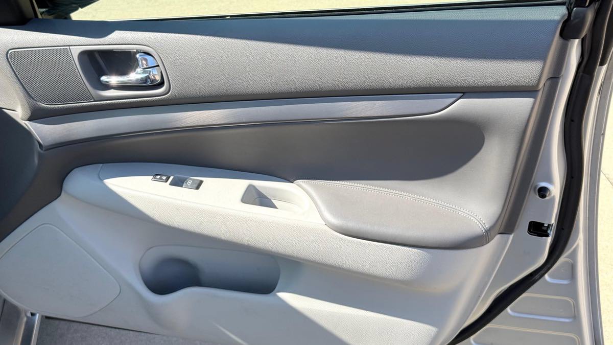 Used 2011 INFINITI G25 Journey w/ Moonroof Pkg RWD image 30