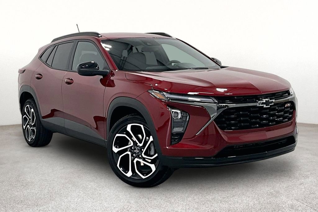 Used 2025 Chevrolet Trax RS w/ Driver Confidence Package FWD image 1