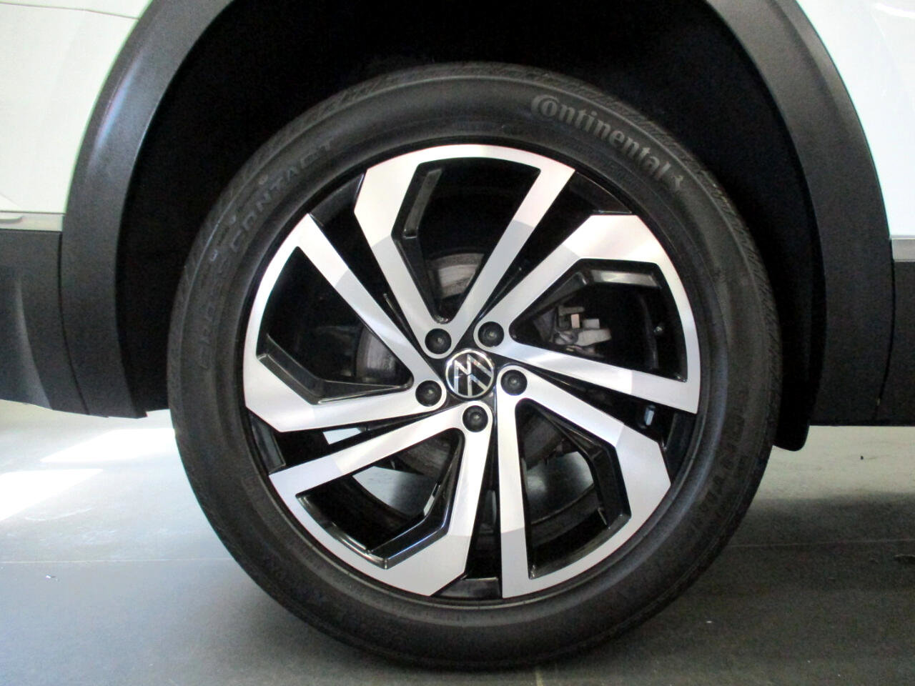 Used 2021 Volkswagen Atlas SEL Premium image 31