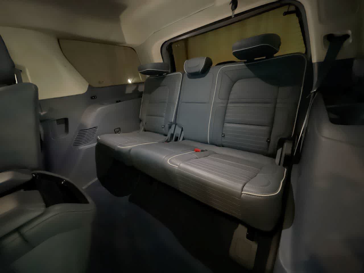 Used 2020 Lincoln Navigator Black Label w/ Cargo Convenience Package AWD/4WD image 24