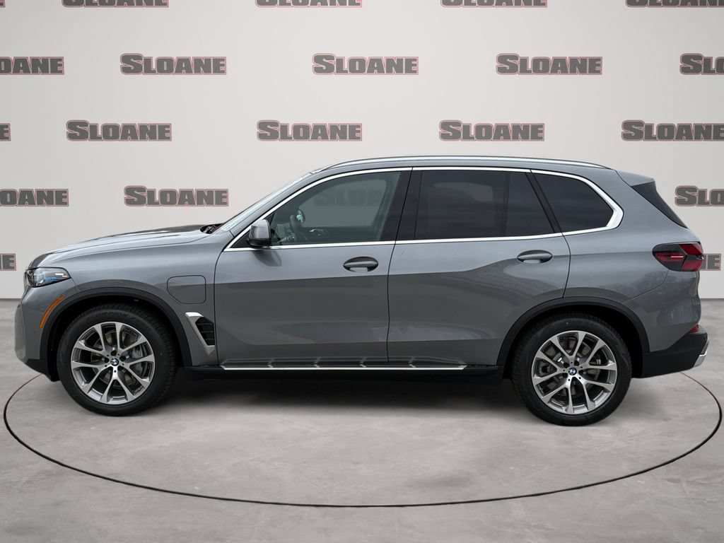 New 2026 BMW X5 xDrive50e w/ Climate Comfort Package AWD/4WD image 2
