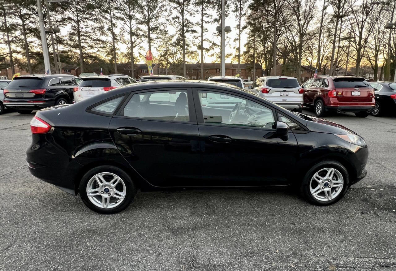 Used 2019 Ford Fiesta SE FWD image 5
