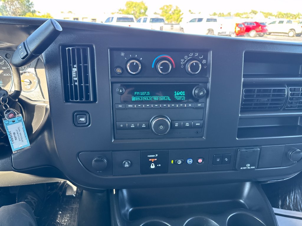 Used 2025 Chevrolet Express 3500 LT w/ LT Preferred Equipment Group RWD image 17