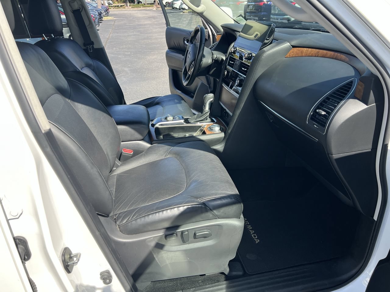 Used 2023 Nissan Armada SL w/ Captain's Chairs Package AWD/4WD image 35
