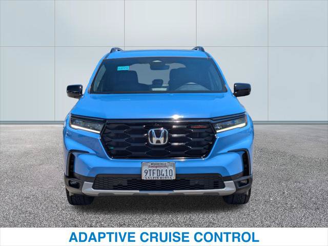 Certified 2025 Honda Pilot TrailSport image 3