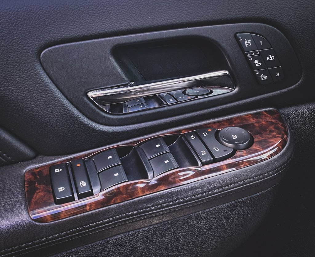 Used 2014 GMC Yukon Denali AWD/4WD image 10