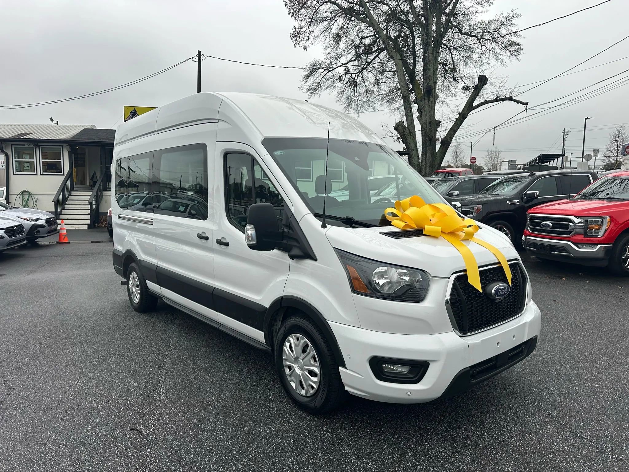 Used 2023 Ford Transit 350 XLT RWD image 7