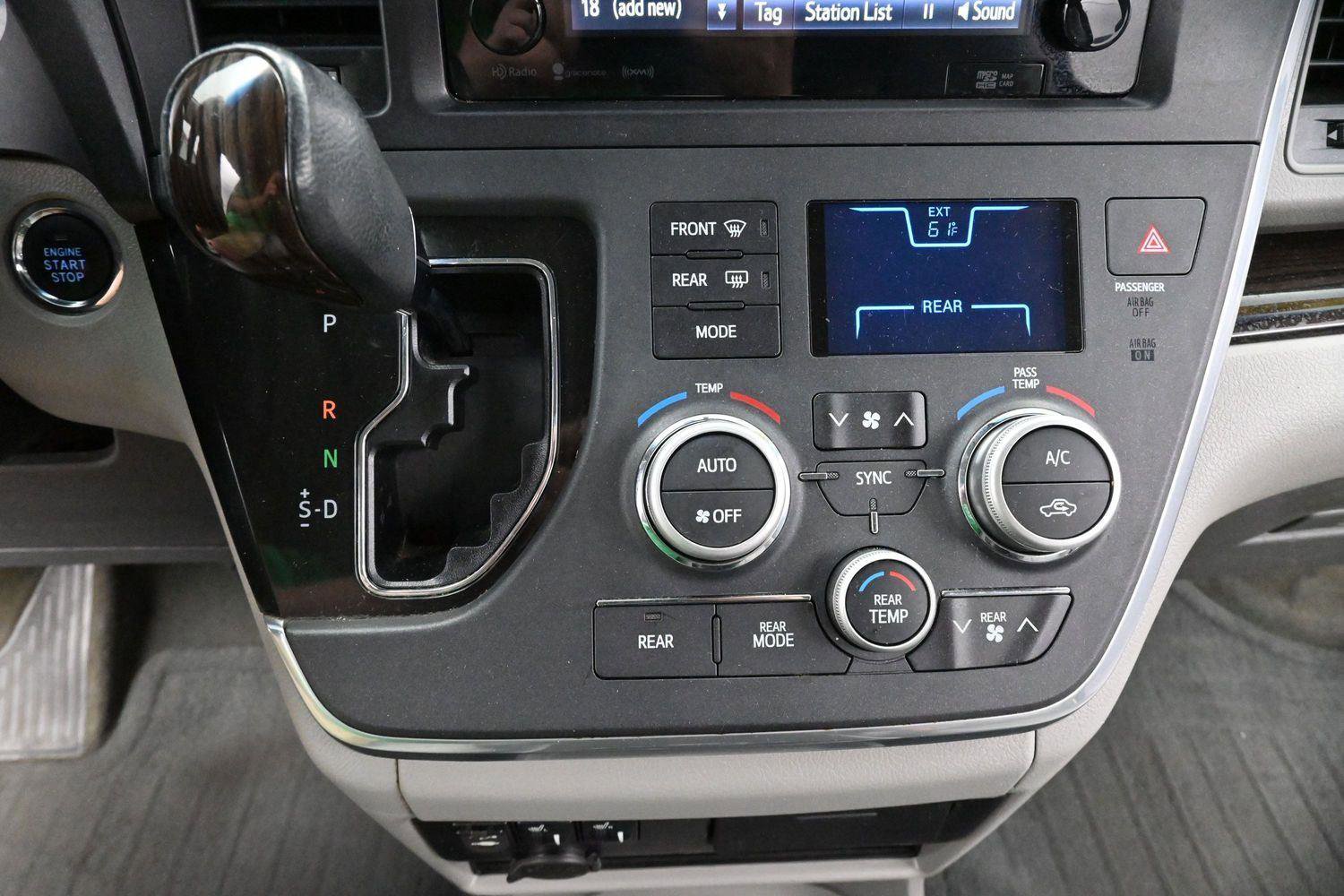 Used 2017 Toyota Sienna XLE w/ XLE Navigation Package FWD image 24