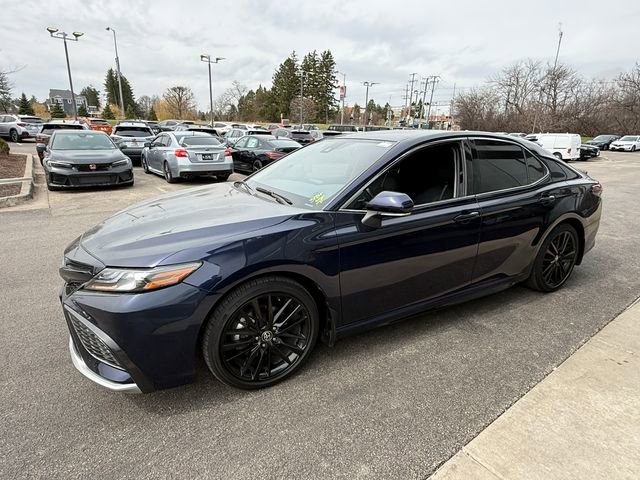 Used 2022 Toyota Camry XSE image 3