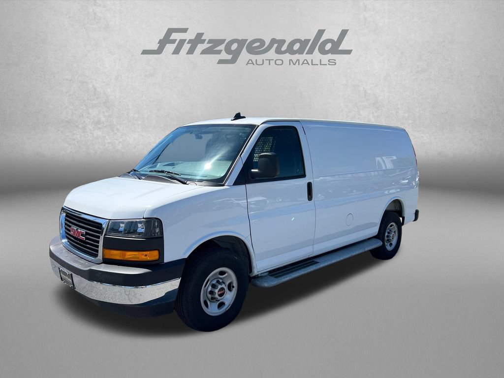 Used 2025 GMC Savana 2500 w/ Driver Convenience Package RWD image 2