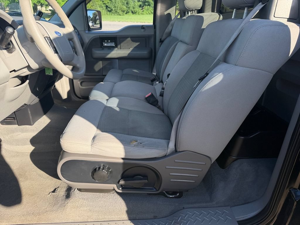 Used 2005 Ford F150 XLT RWD image 12