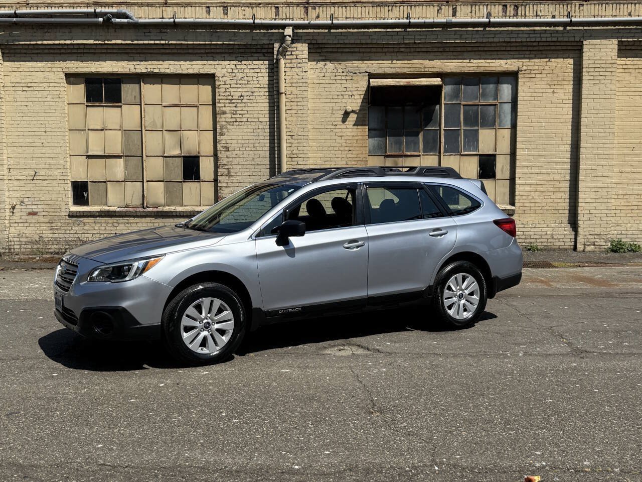 Used 2017 Subaru Outback 2.5i AWD/4WD image 3