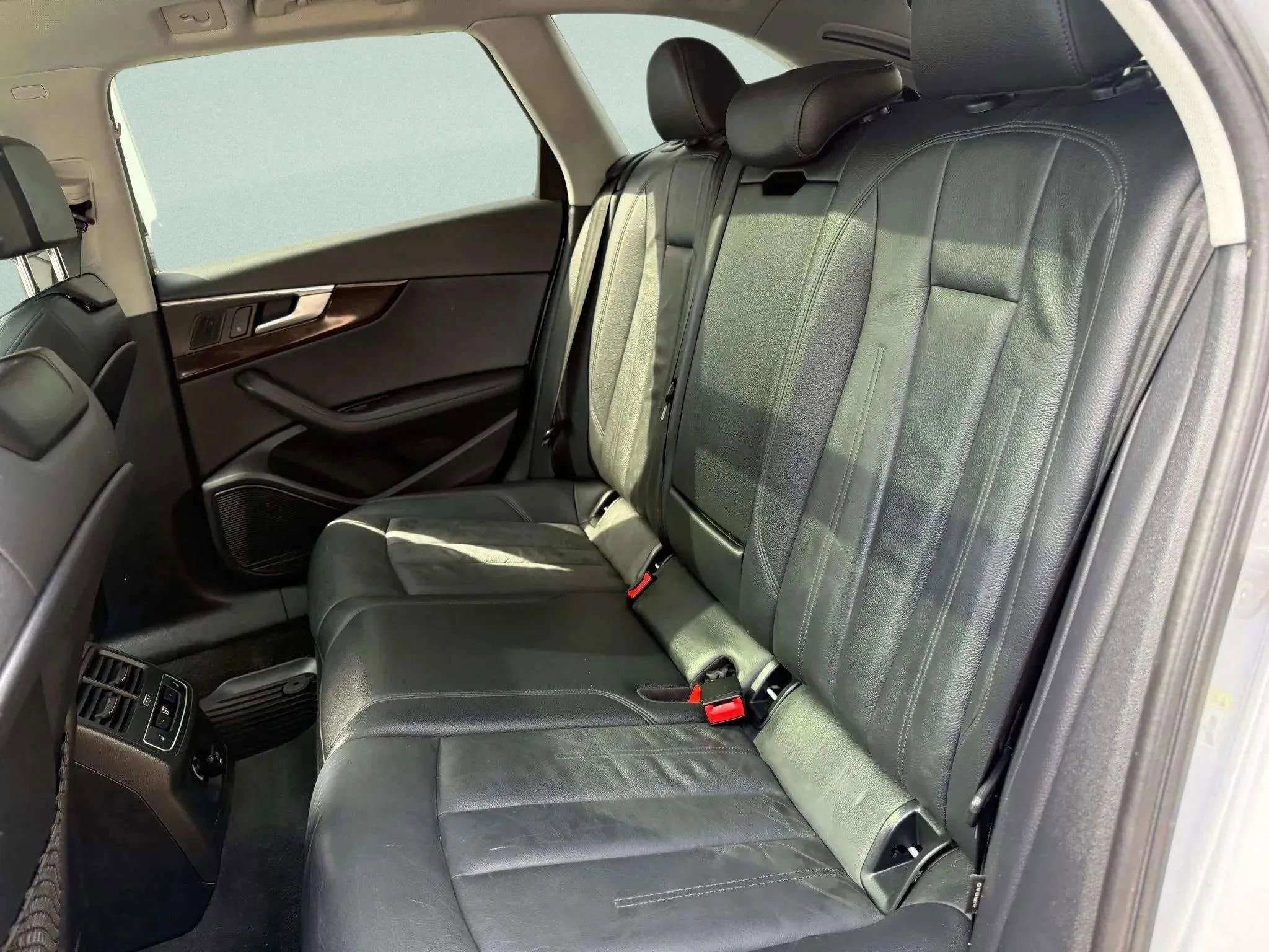 Used 2018 Audi A4 2.0T allroad Prestige w/ Prestige Package image 9