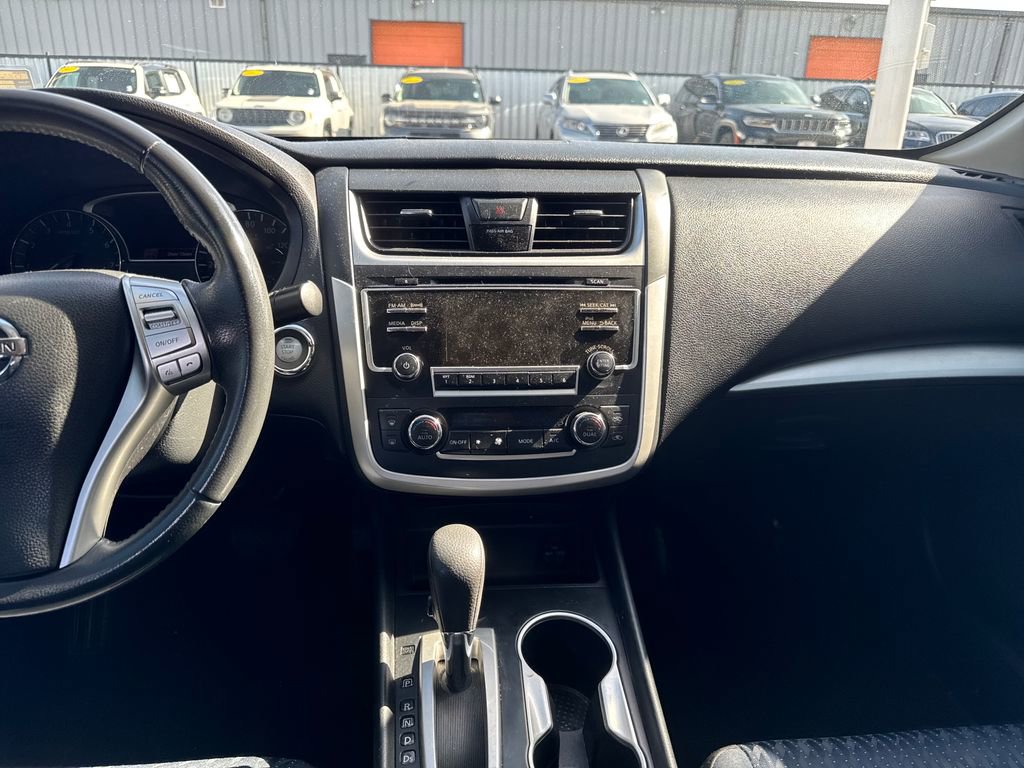 Used 2017 Nissan Altima 2.5 SV FWD image 17