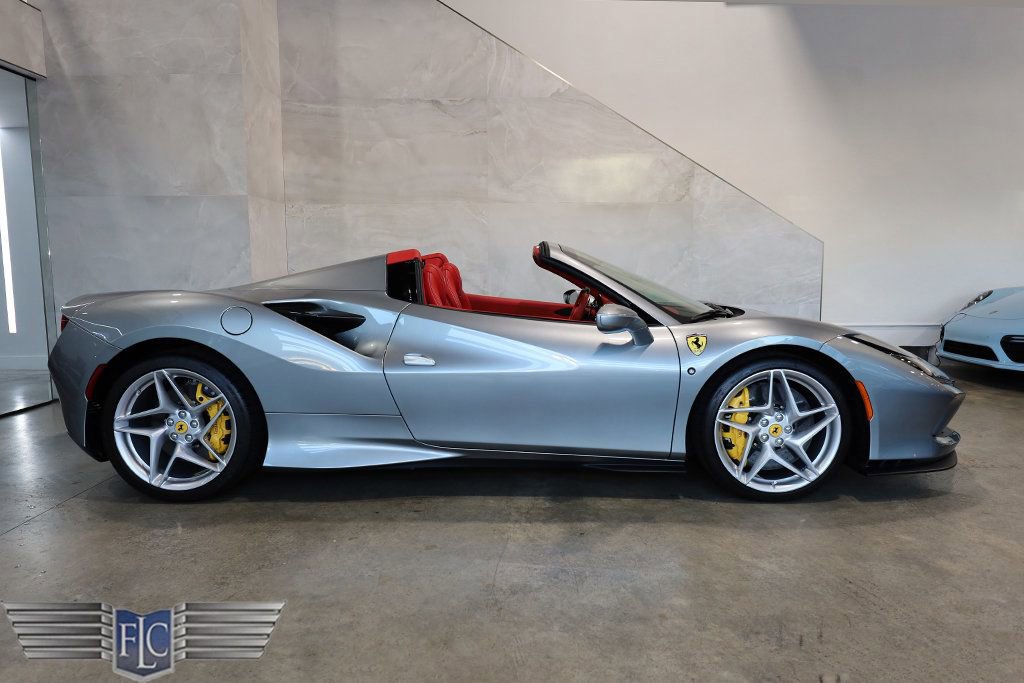 Used 2021 Ferrari F8 Tributo RWD image 2
