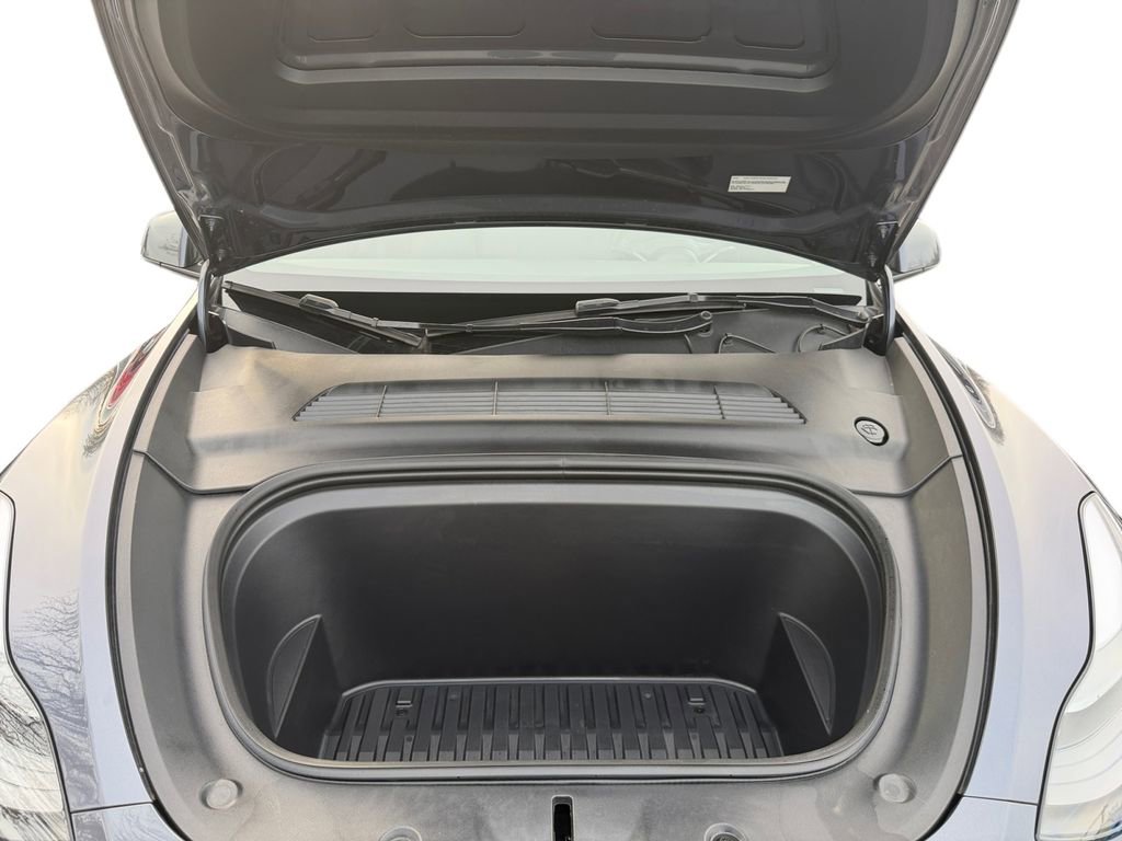 Used 2023 Tesla Model Y Long Range image 26