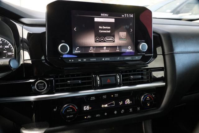 Used 2023 Nissan Pathfinder SV image 17