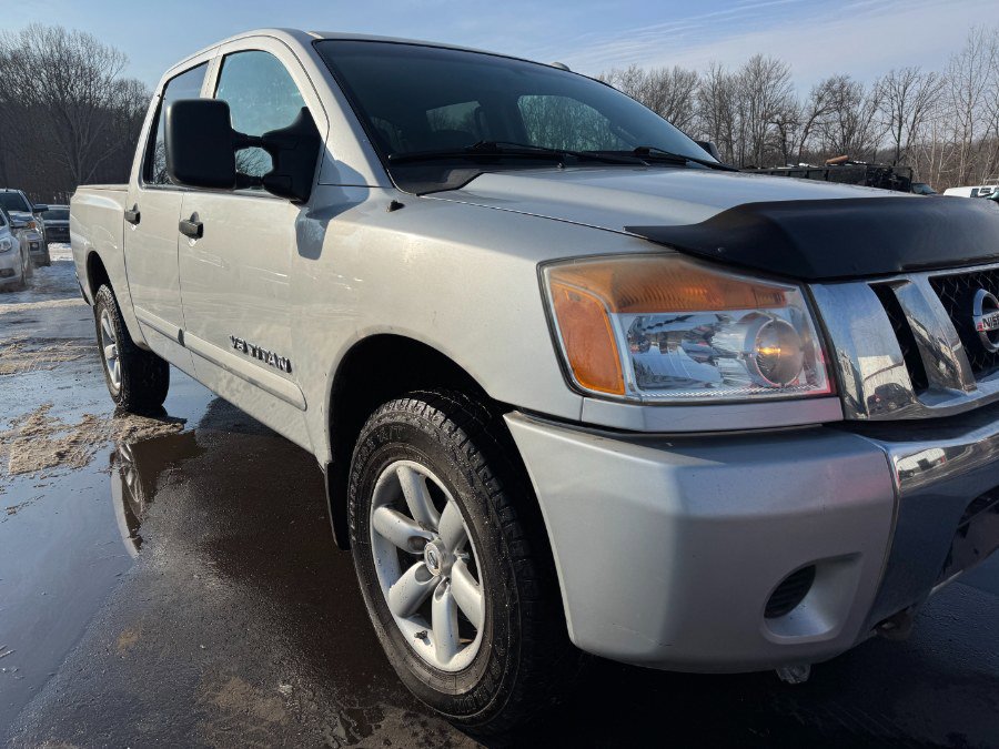 Used 2014 Nissan Titan SV image 12