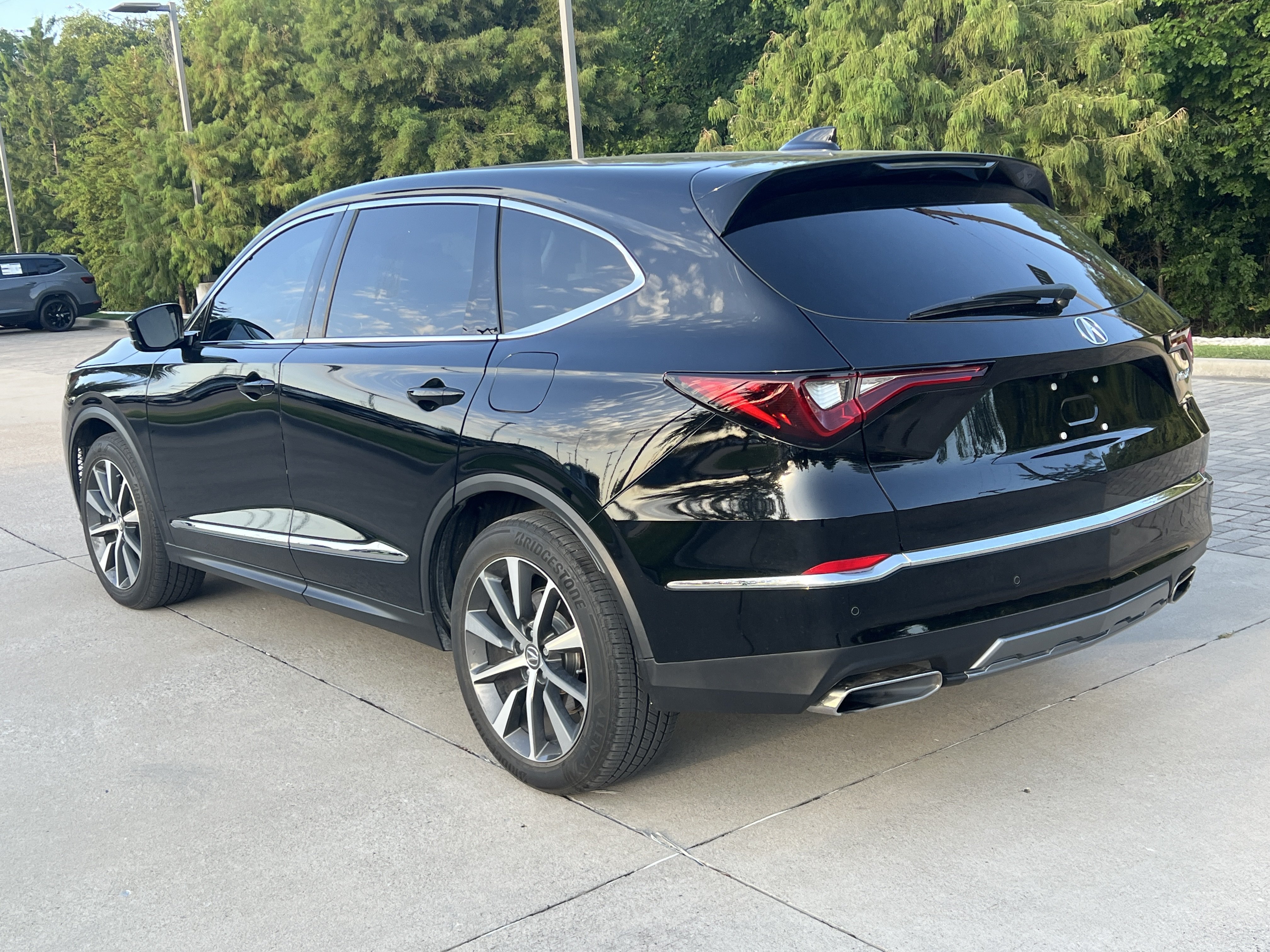Used 2025 Acura MDX w/ Technology Package FWD image 7