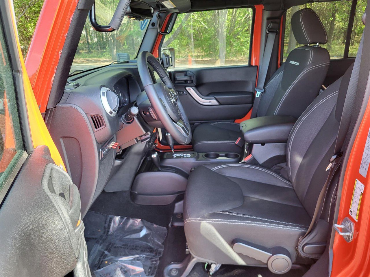 Used 2015 Jeep Wrangler Unlimited Rubicon w/ Dual Top Group image 10