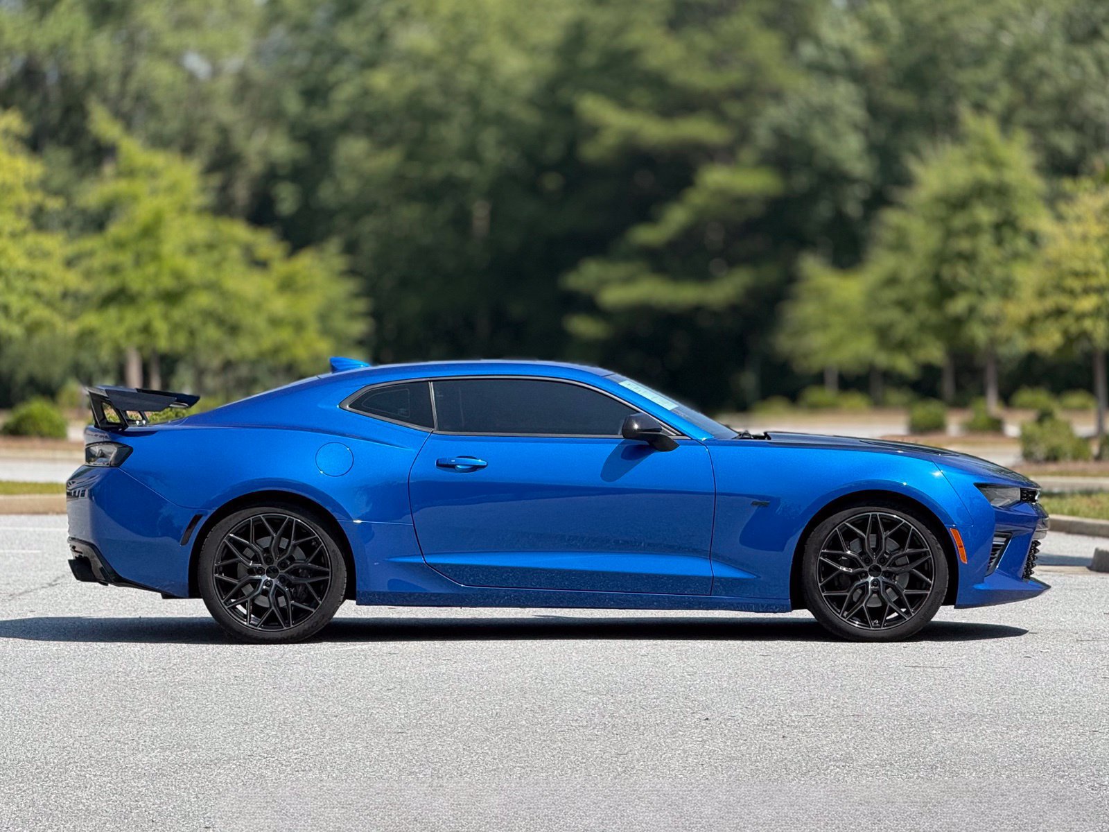 Used 2018 Chevrolet Camaro SS RWD image 12