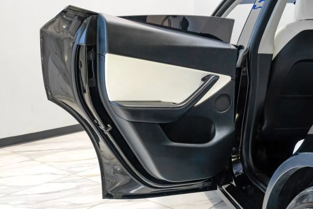 Used 2022 Tesla Model Y Performance AWD/4WD image 51