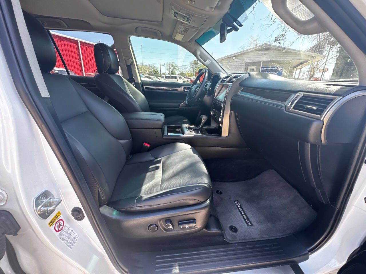 Used 2014 Lexus GX 460 image 28