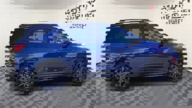 Used 2022 Chevrolet Equinox RS w/ RS Leather Package image 9