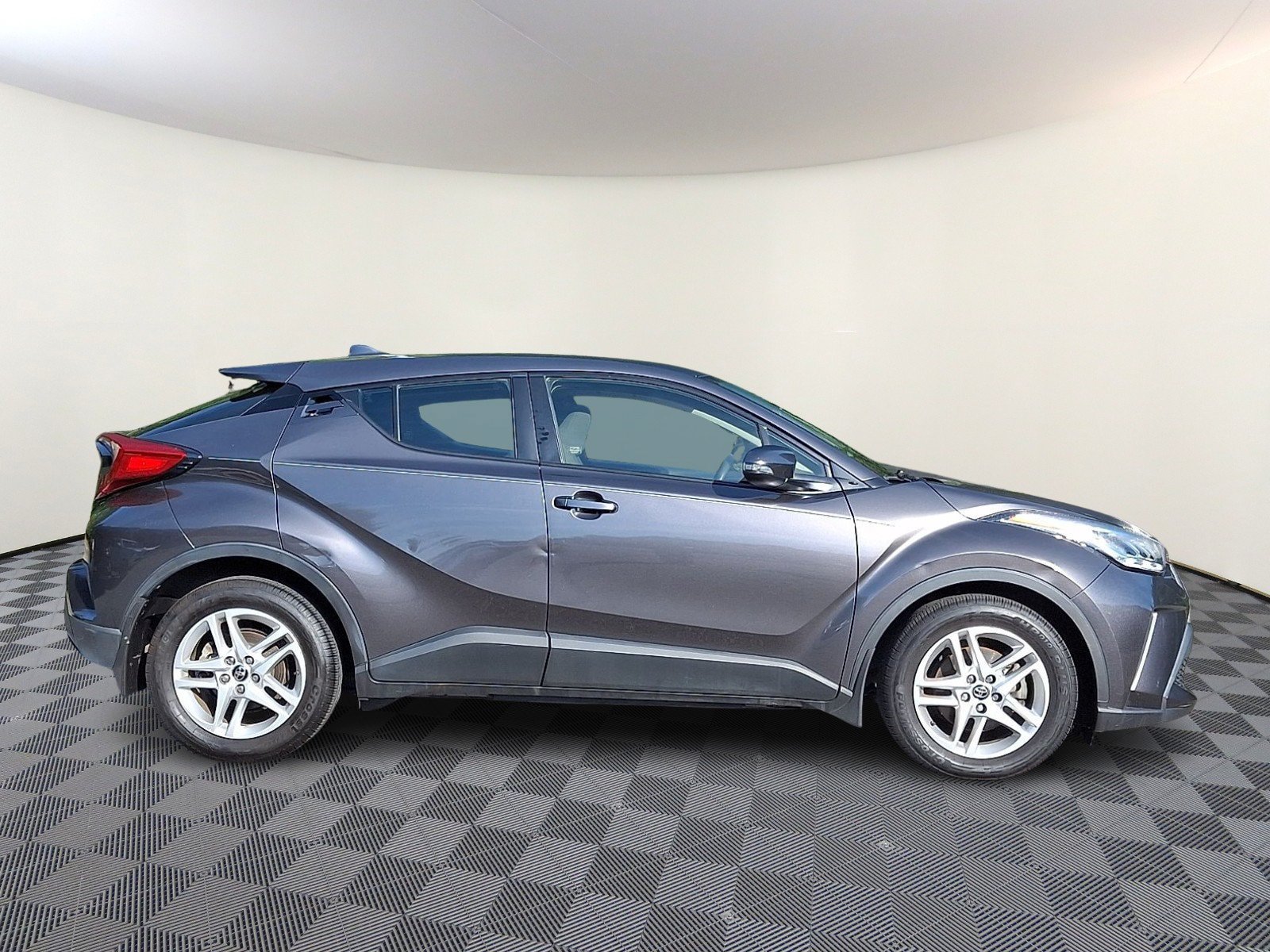 Certified 2021 Toyota C-HR LE FWD image 7