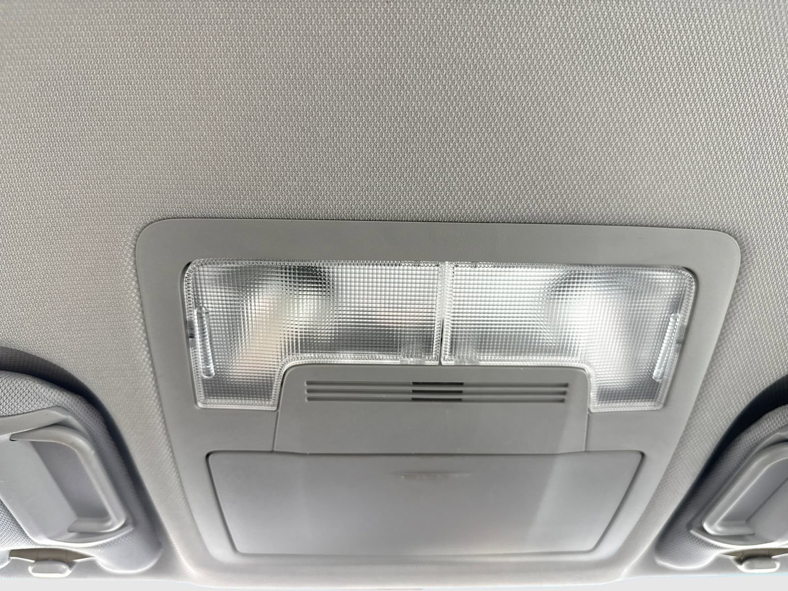 Used 2013 Toyota Camry LE image 32