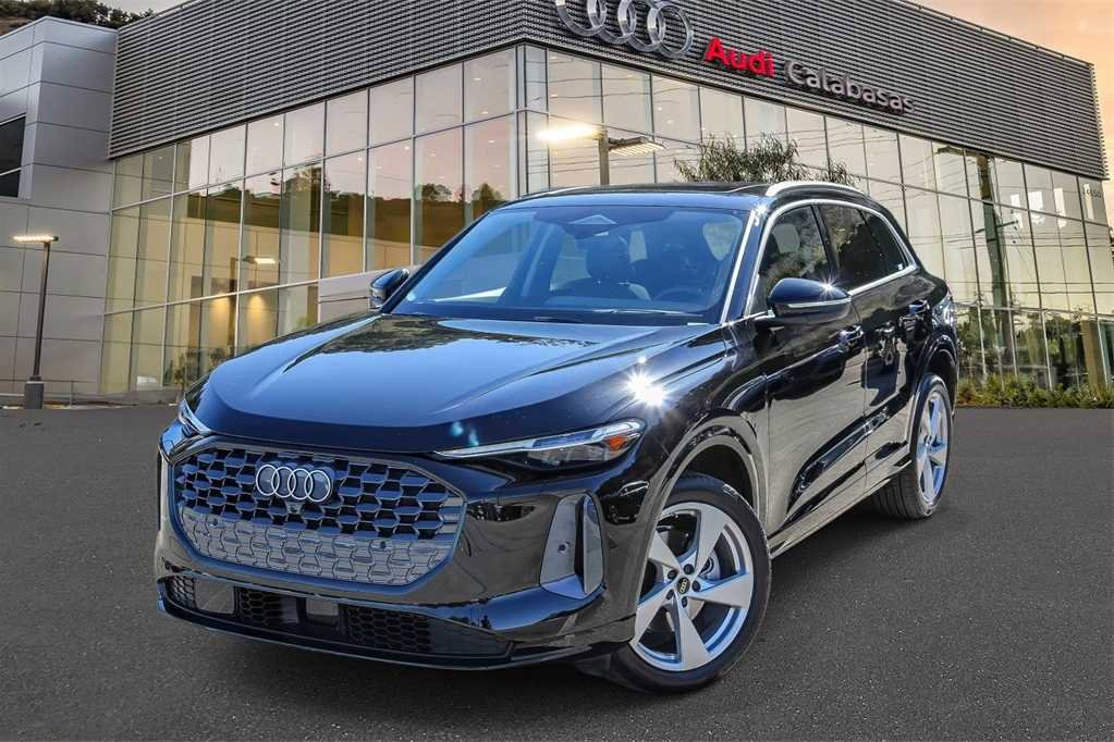 Used 2025 Audi Q5 Premium Plus w/ Premium Plus