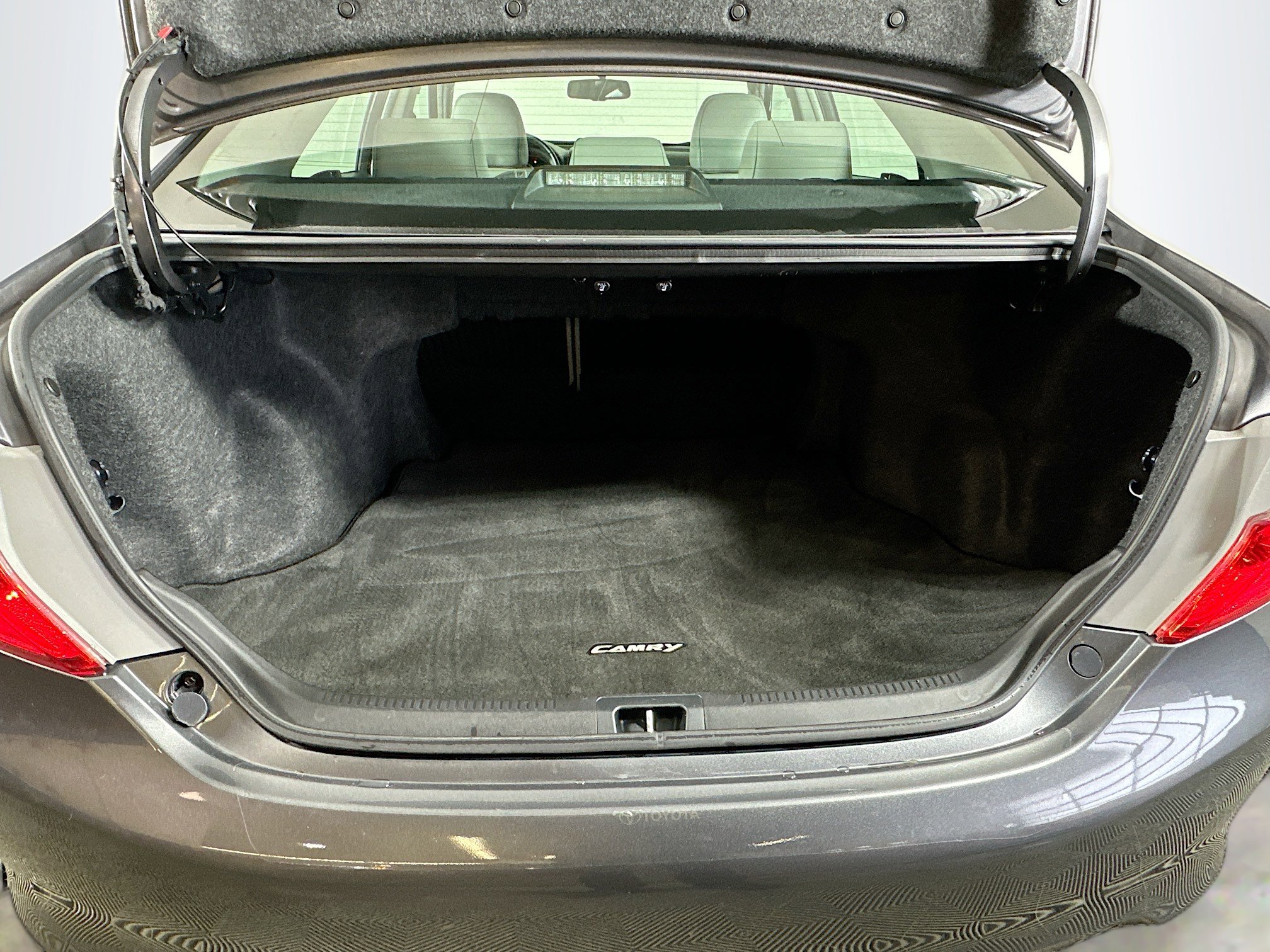 Used 2013 Toyota Camry XLE image 26