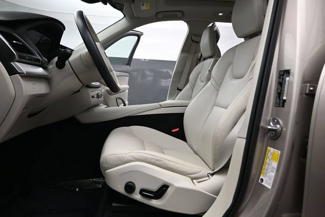 Used 2024 Volvo XC90 B5 Core AWD/4WD image 15
