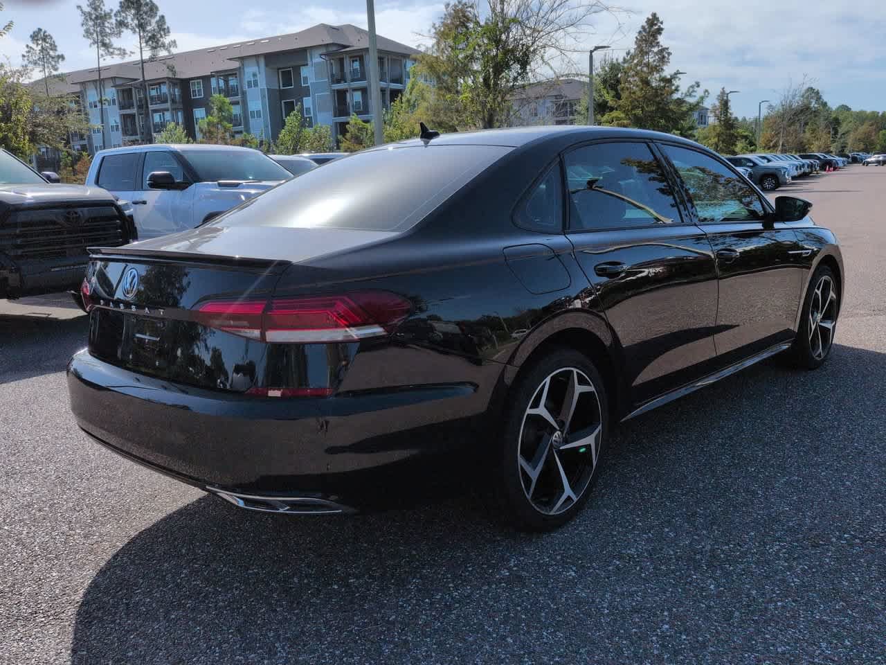 Used 2020 Volkswagen Passat 2.0T R-Line FWD image 6