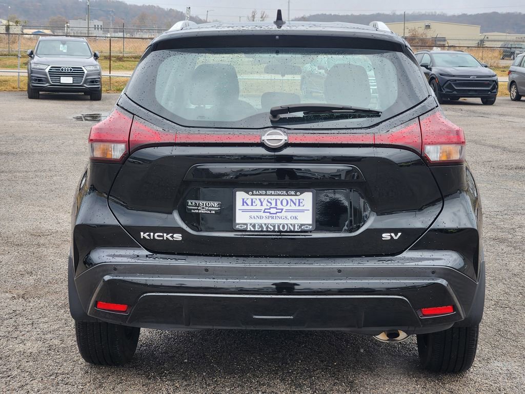 Used 2023 Nissan Kicks SV image 5