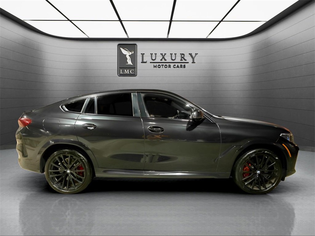 Used 2021 BMW X6 M50i w/ Executive Package image 3