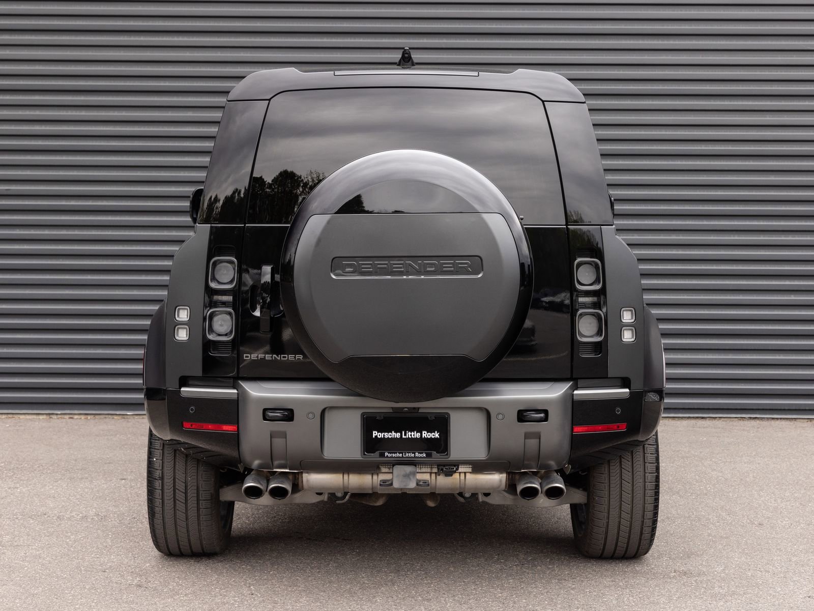 Used 2024 Land Rover Defender 90 Carpathian Edition image 4