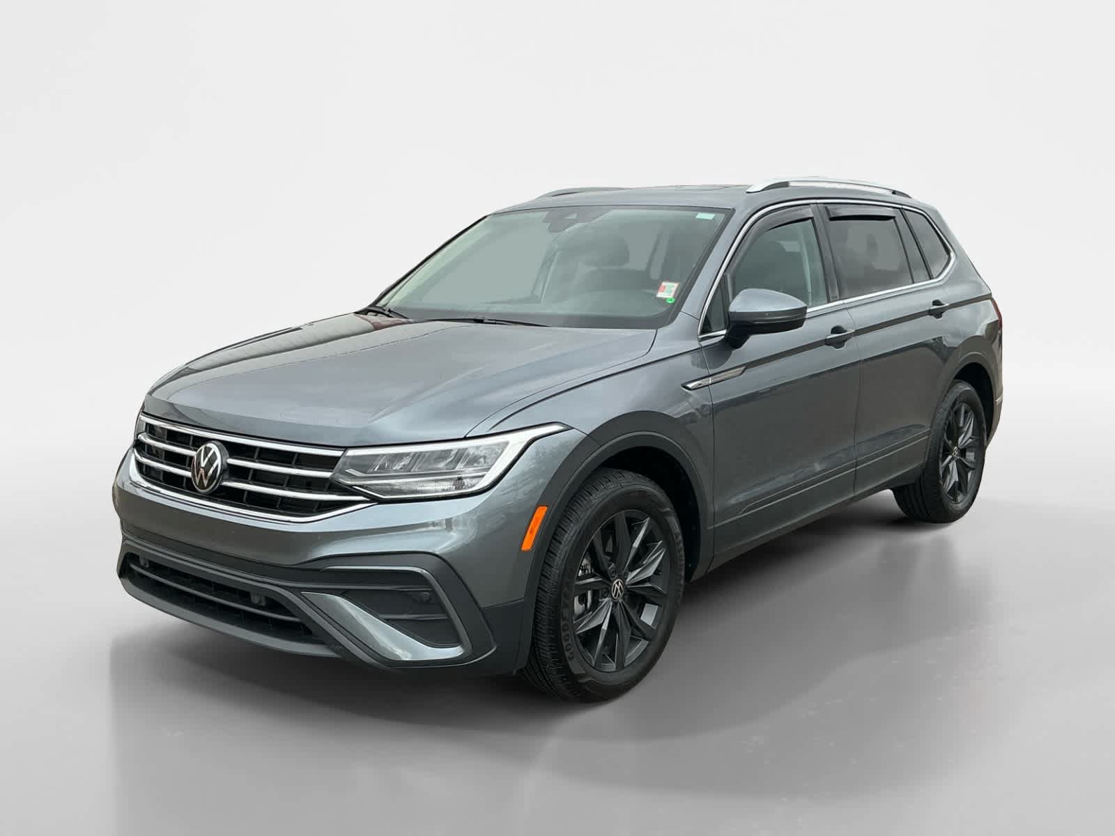 Used 2024 Volkswagen Tiguan SE w/ Panoramic Sunroof Package AWD/4WD 360° Tour