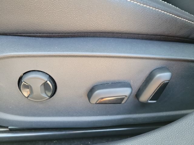 Used 2024 Volkswagen Jetta SE FWD image 16