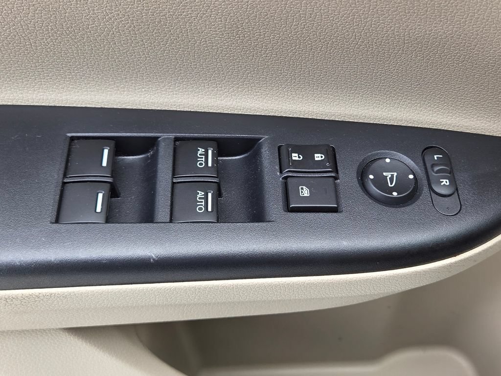 Used 2014 Honda Accord EX-L image 32