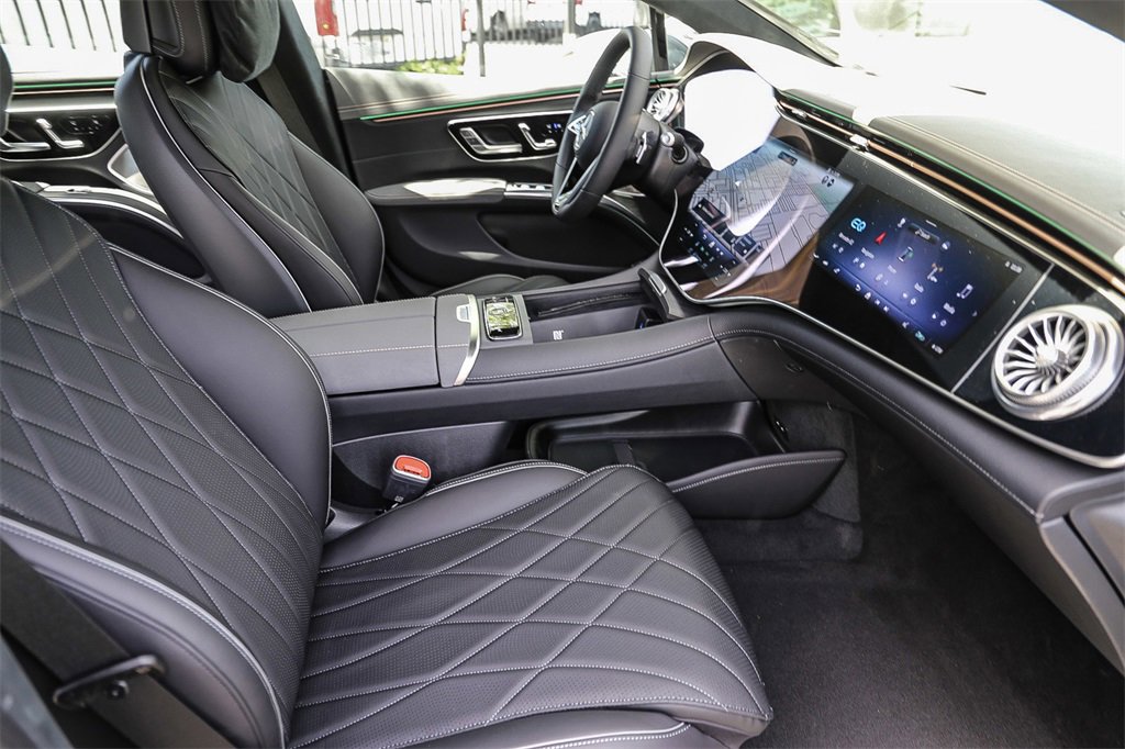 Used 2024 Mercedes-Benz EQS 580 4MATIC Sedan image 23