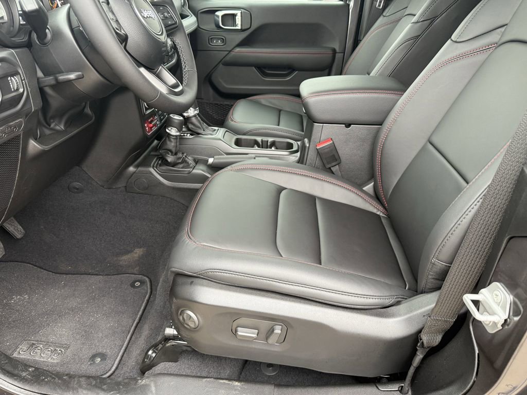 New 2026 Jeep Wrangler Rubicon w/ Xtreme 35 Tire Package image 12