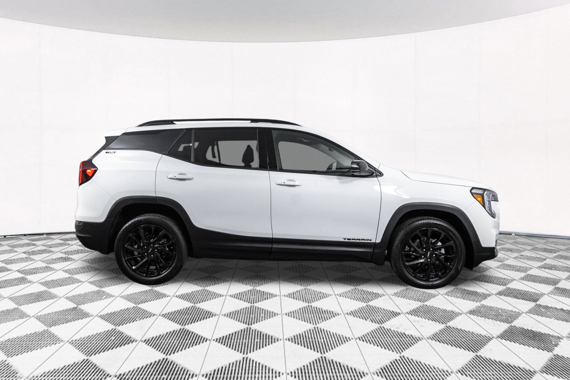Certified 2023 GMC Terrain SLT w/ Tech Package AWD/4WD image 21