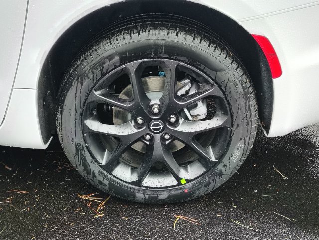 New 2026 Chrysler Pacifica Select AWD/4WD image 36