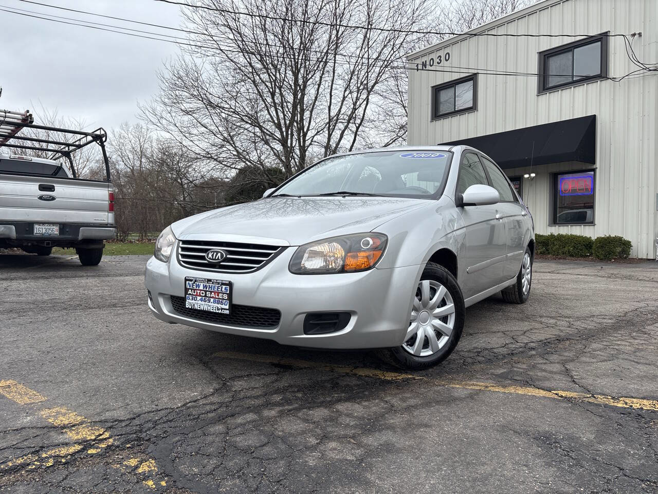 Used 2009 Kia Spectra EX image 1