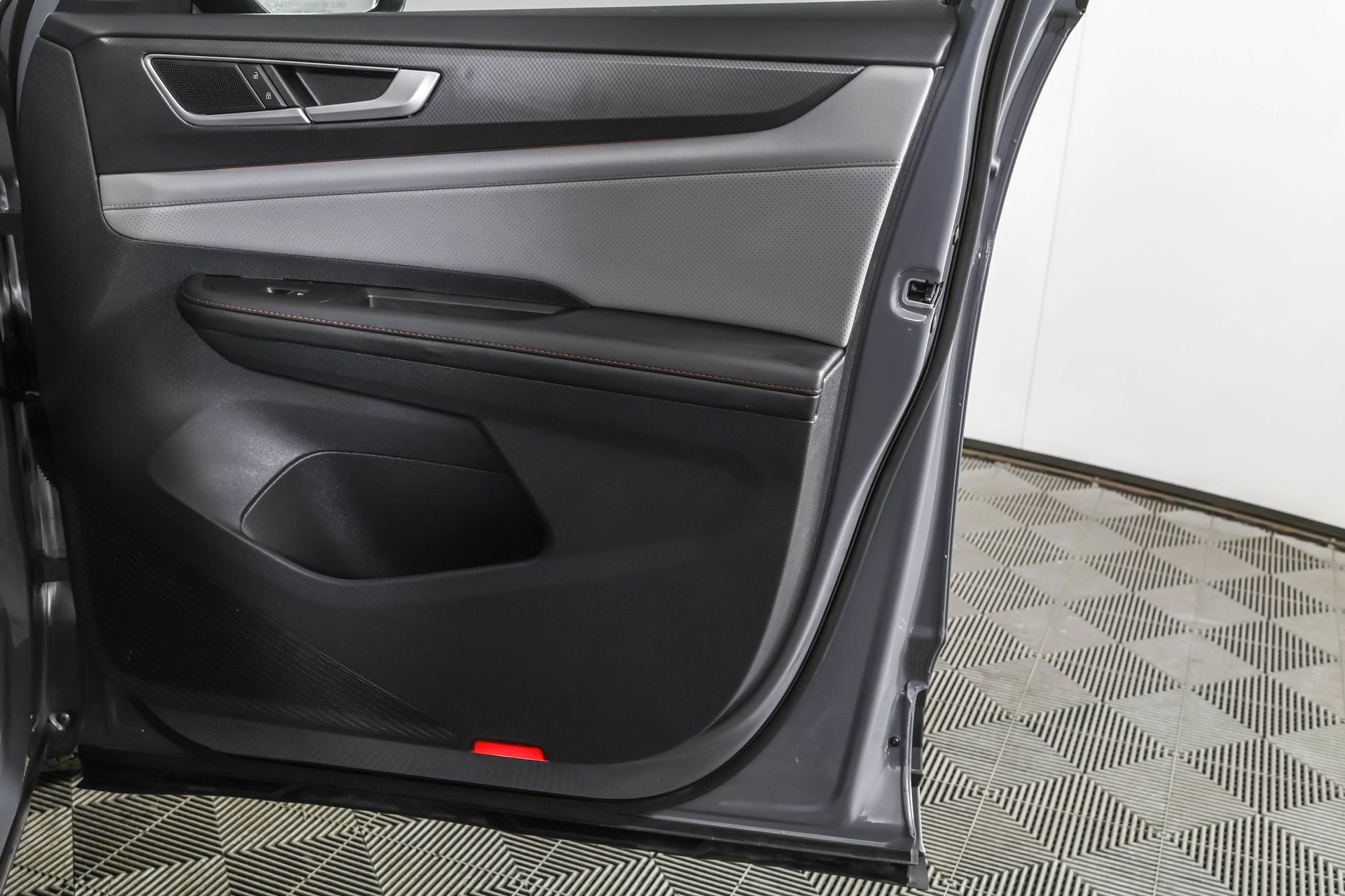 Used 2024 Volkswagen Atlas Peak Edition SE image 51