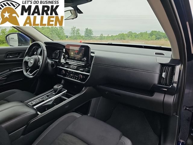 Used 2025 Nissan Pathfinder SV FWD image 28